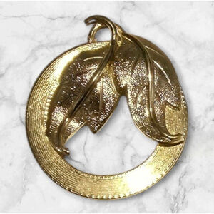 #B16 Vintage Signed Monet Brooch